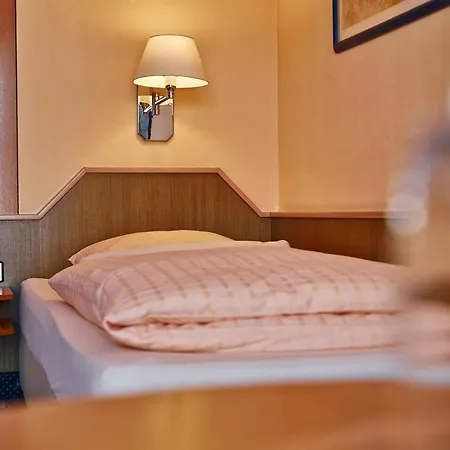 Bommersheim Отель